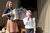 Babicaj podaj mi roko 2025