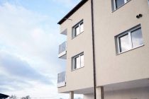 Poslovno-stanovanjski objekt v Apačah