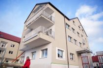 Poslovno-stanovanjski objekt v Apačah