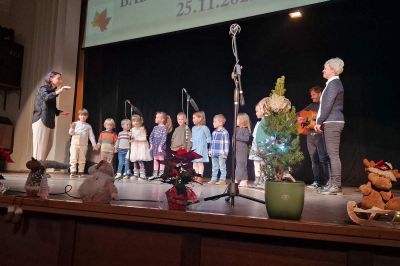 Babica, podaj mi roko 2025