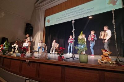 Babica, podaj mi roko 2025