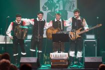 Prvi samostojni koncert Ben-Maj in Julia