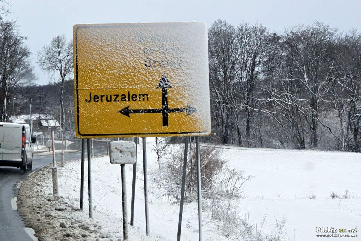 V petek bo deloma snežilo, deloma deževalo