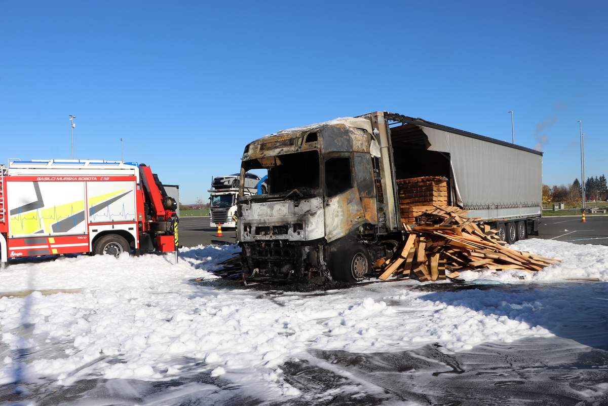 Zagorelo je tovorno vozilo