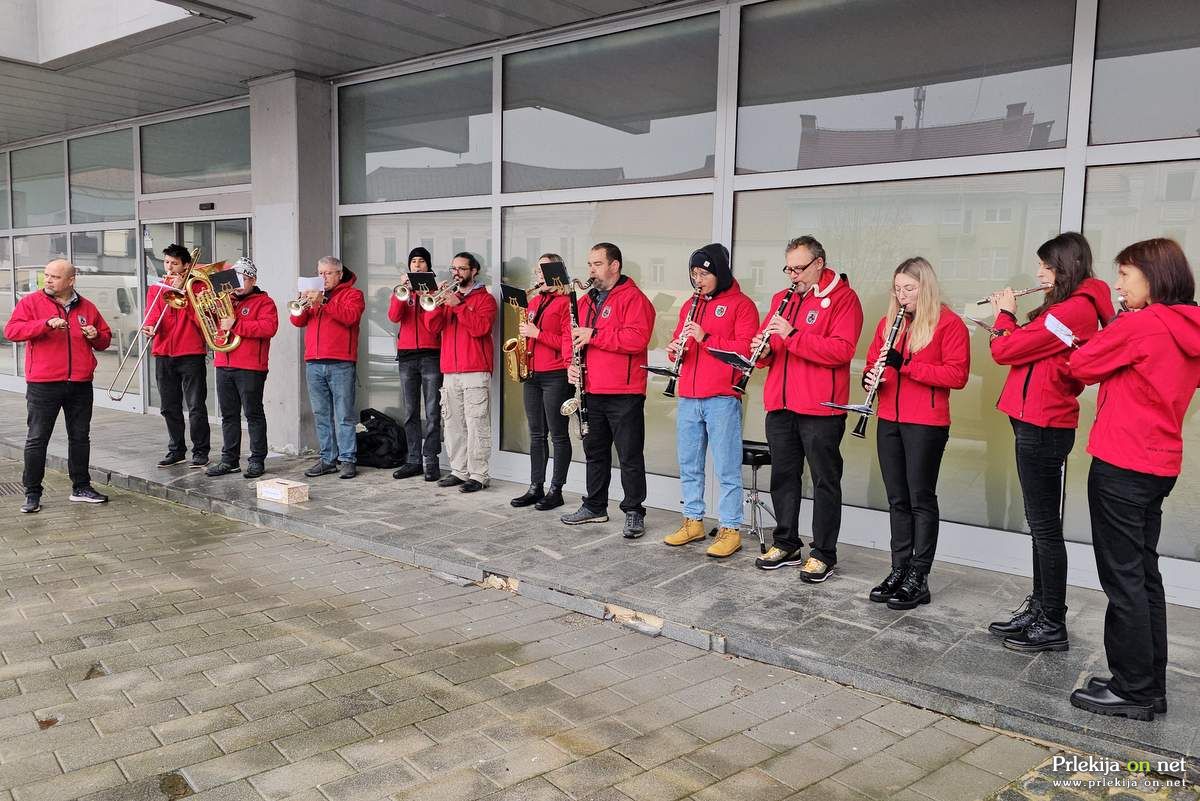 Božično-novoletna tržnica v Ljutomeru