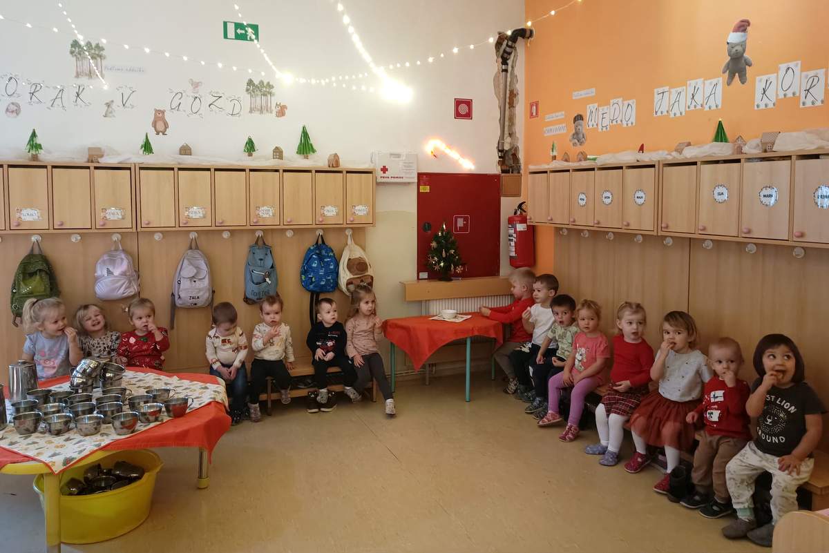 Praznična čajanka v Vrtcu Manka Golarja Gornja Radgona