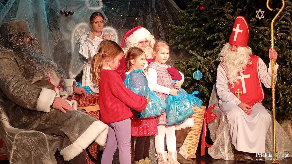 Obdarovanje otrok pri Mali Nedelji