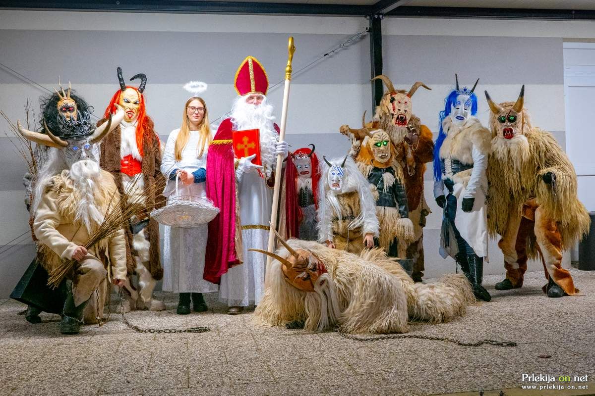 Miklavž s parklji v Mezgovcih ob Pesnici