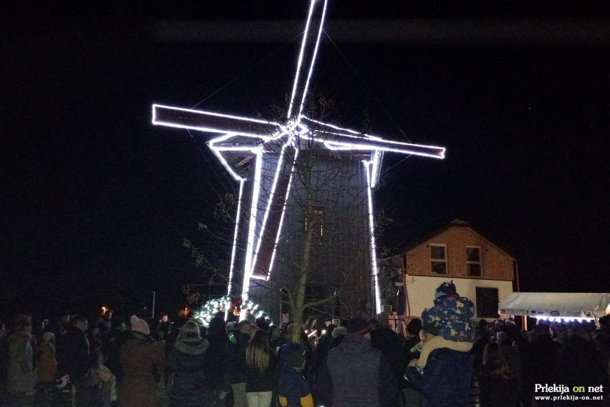 Prižig lučk na Stari Gori