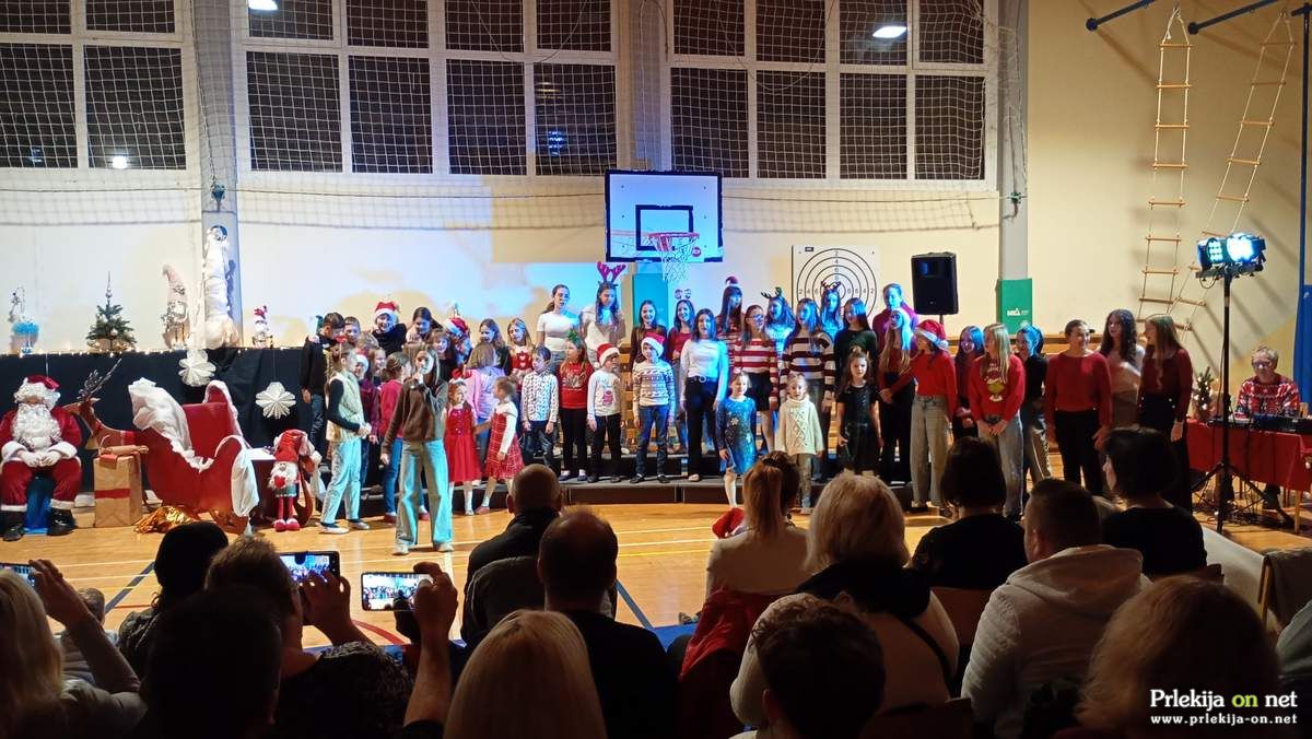 Praznični koncert na OŠ Mala Nedelja
