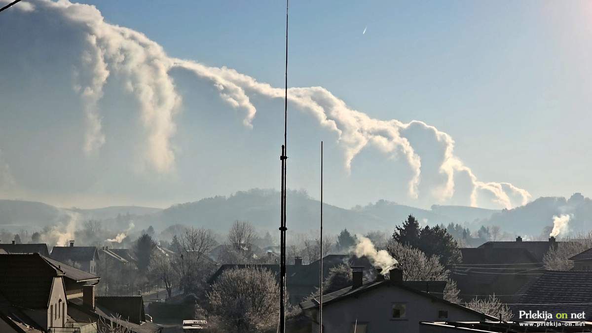Oblak se je nenadoma pojavil v jasnem vremenu