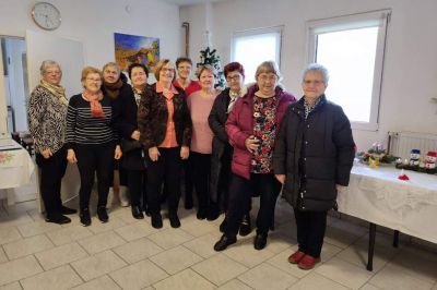 Božična razstava članic DU Križevci