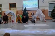 Dramatizacija »Iščemo hiško za božično miško«