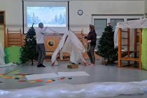 Dramatizacija »Iščemo hiško za božično miško«