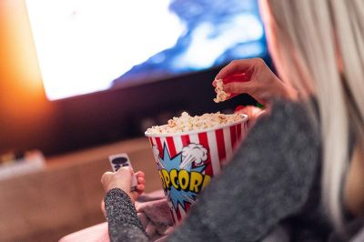 Za praznike nas bo večina pred TV-jem