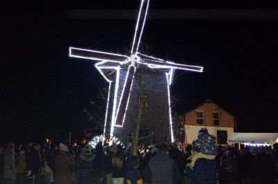 Prižig lučk na Stari Gori