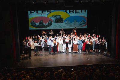 Ples treh, foto: Marcel Vrbnjak