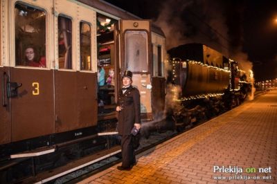 Božičkov muzejski vlak s parno lokomotivo