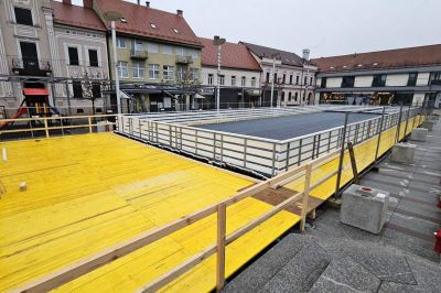 Postavljanje drsališča v Ljutomeru