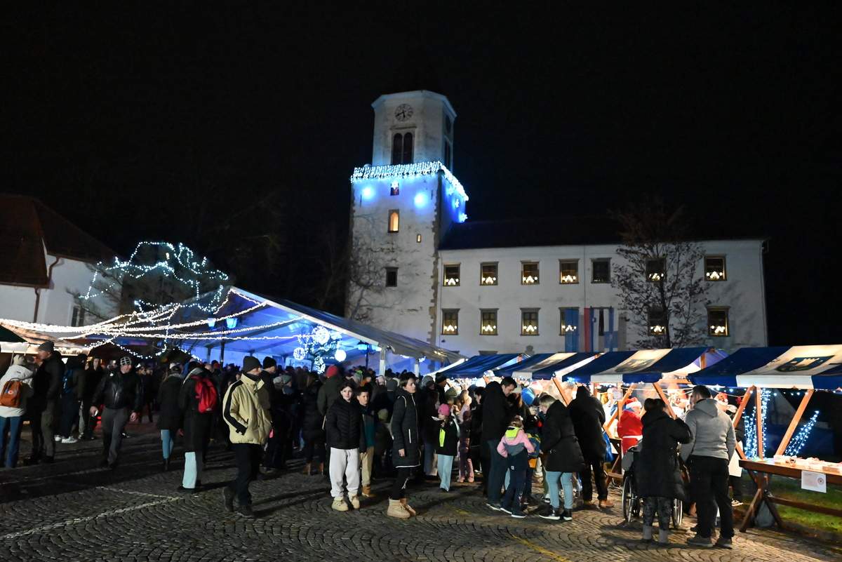 Prižig lučk v Ormožu Prižig lučk v Ormožu
