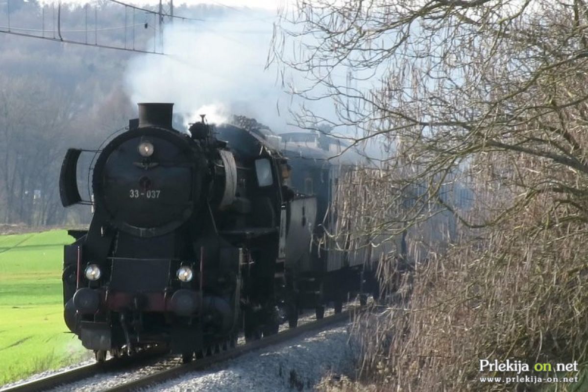 Božičkov muzejski vlak s parno lokomotivo v Prlekiji Božičkov muzejski vlak s parno lokomotivo v Prlekiji