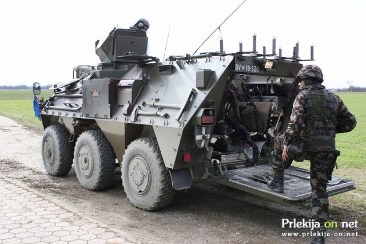 Prevrnilo se je vozilo Valuk Prevrnilo se je vozilo Valuk