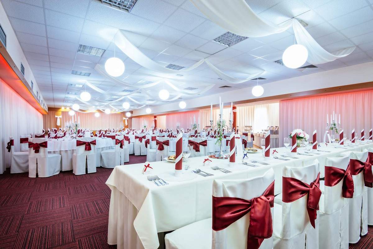 Restavracija in prenočišča Čarda Restavracija in prenočišča Čarda