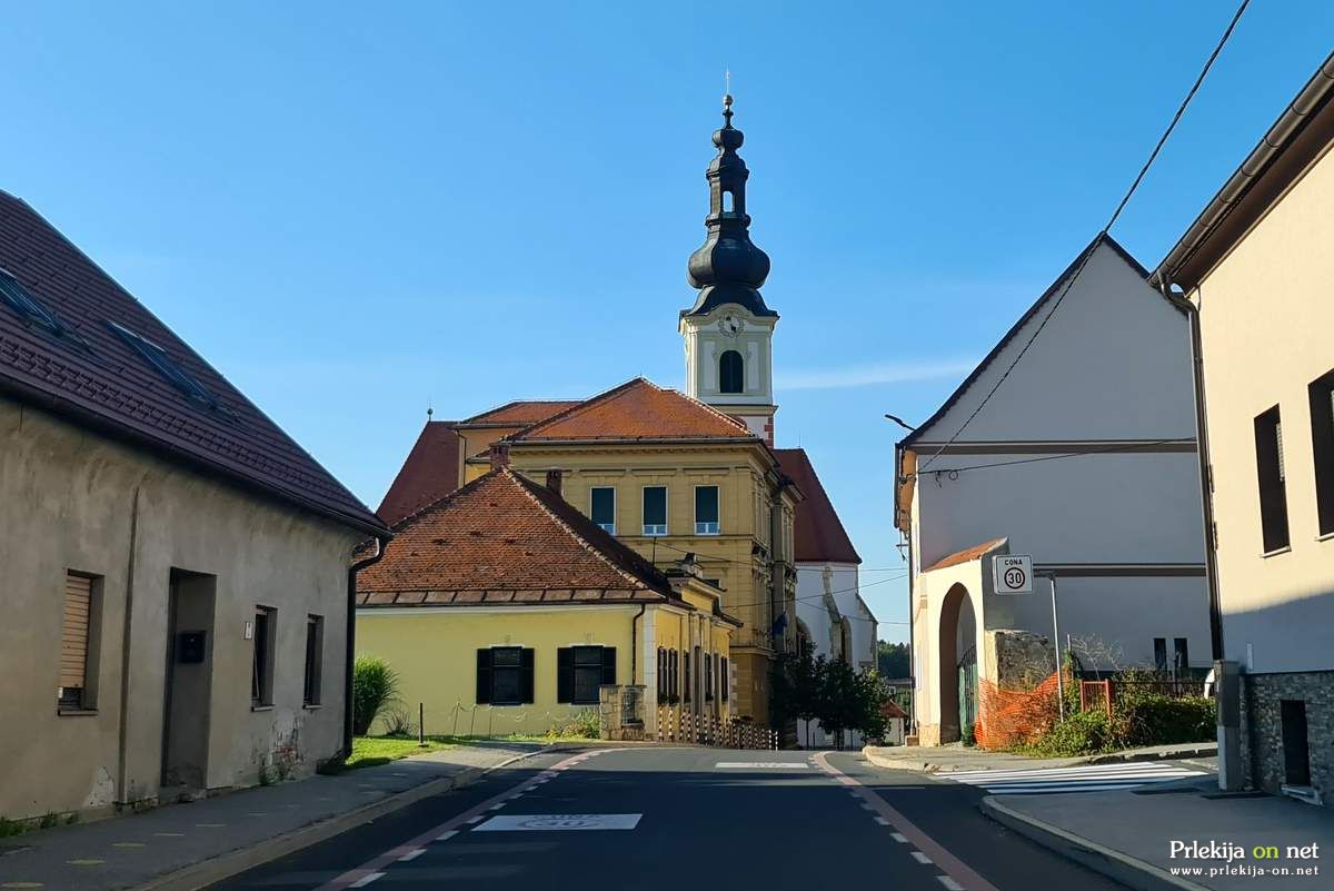 Župnijska cerkev sv. Lenarta Župnijska cerkev sv. Lenarta