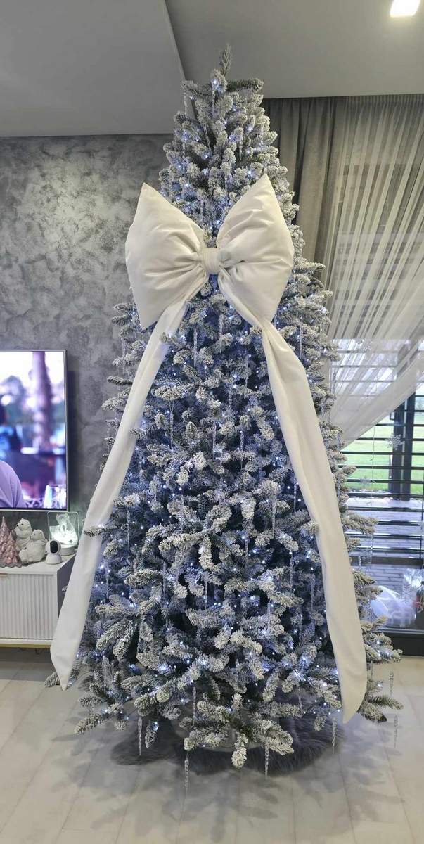 Sodobna umetna božična drevesa