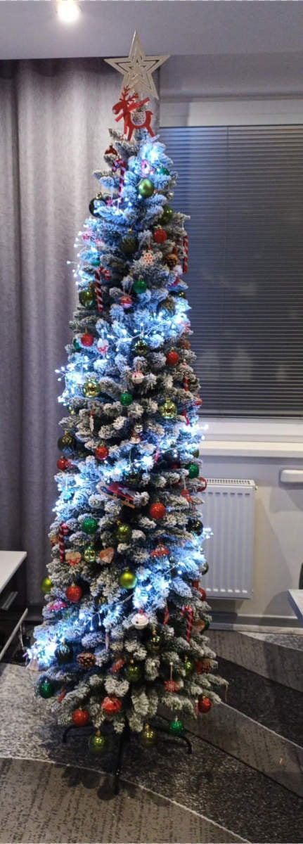 Sodobna umetna božična drevesa