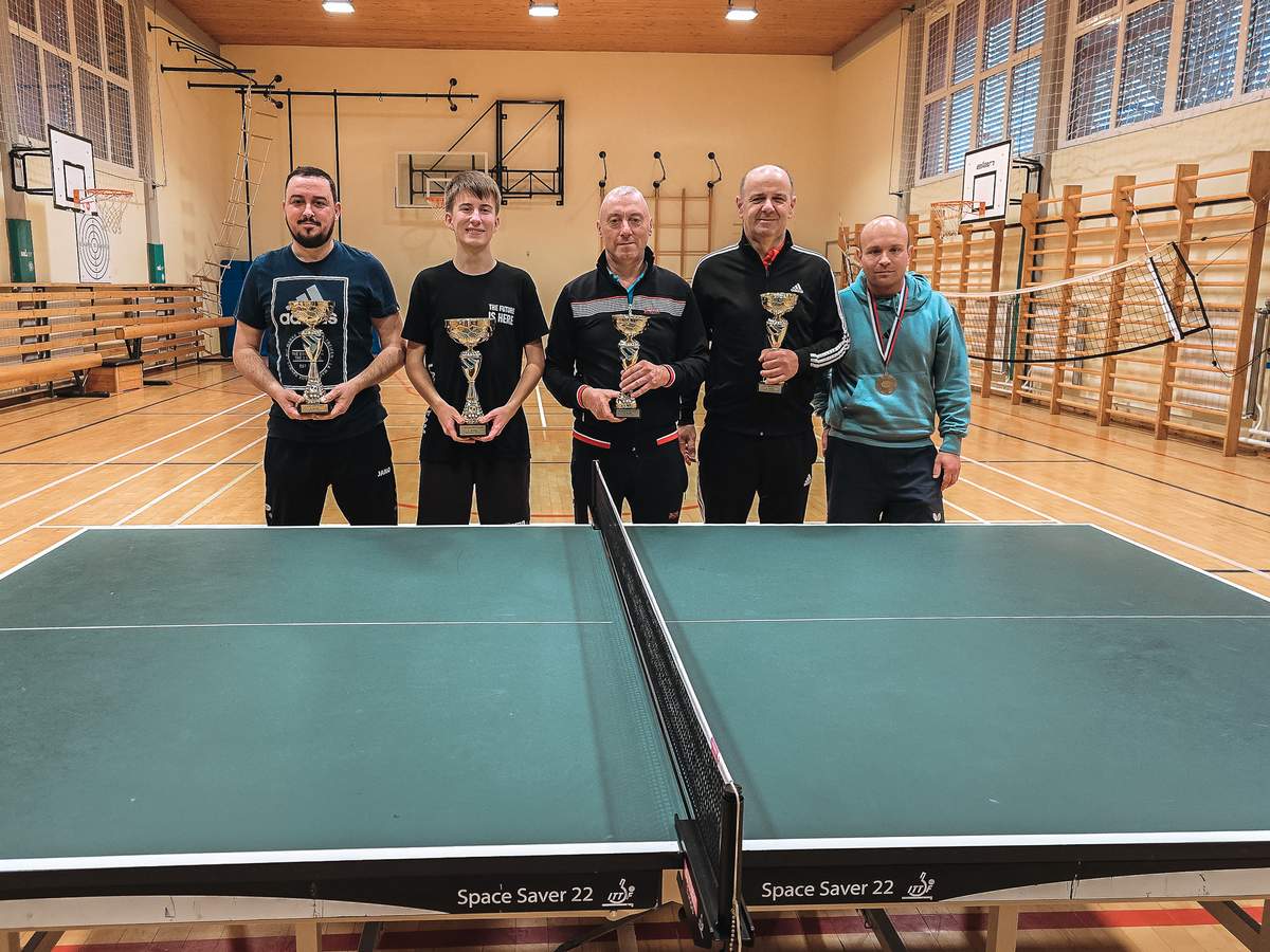 Novoletna turneja v namiznem tenisu