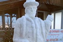 Snežna skulptura v središču Male Nedelje