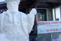 Snežna skulptura v središču Male Nedelje