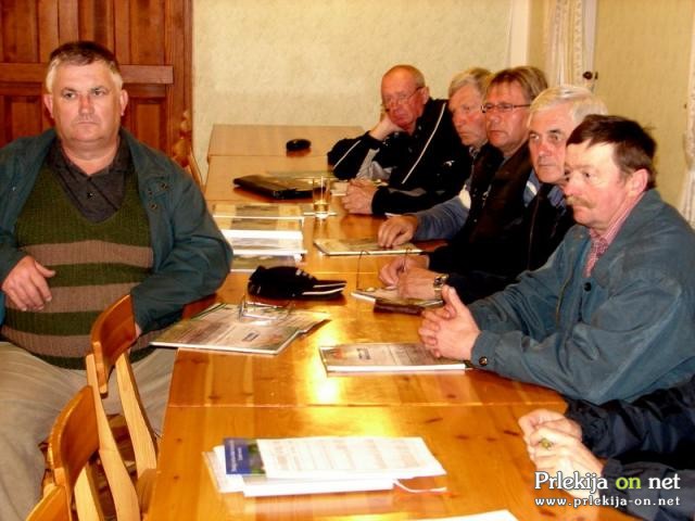 Društveno ocenjevanje vin in strokovno predavanje