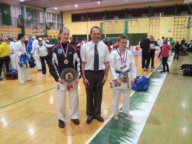 Tanja Vrbnjak in Aleš Pokrivač postala mladinska državna prvaka v karateju