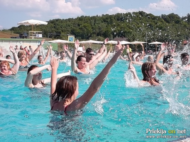 Aqua zumba party