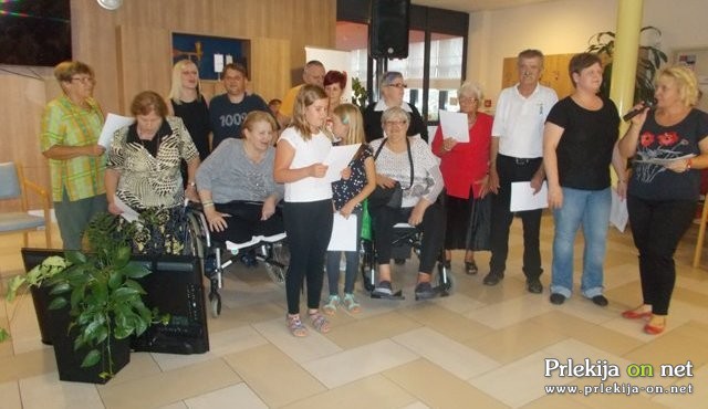 Avgustovske karaoke v DOSOR-ju Avgustovske karaoke v DOSOR-ju