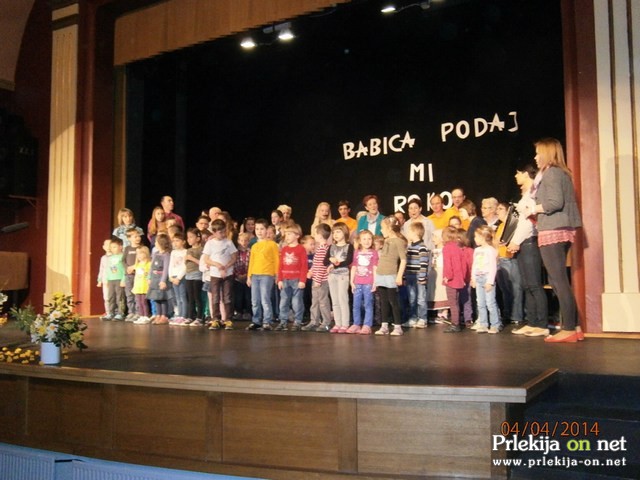 Babica podaj mi roko Babica podaj mi roko