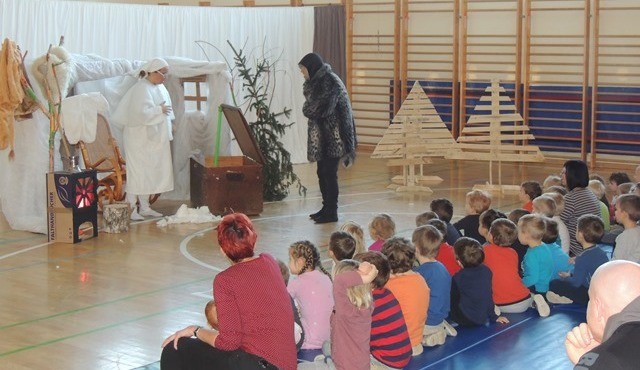 Predstava Babica Zima Predstava Babica Zima