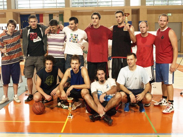 Basket na placi 2012