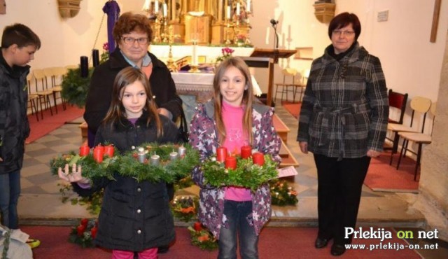 Blagoslov adventnih venčkov Blagoslov adventnih venčkov