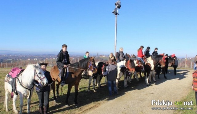 Blagoslov konj pri cerkvi sv. Magdalene na Kapeli