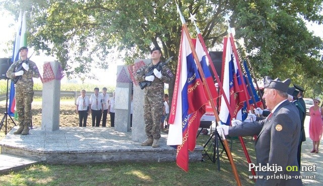 Slovesnost pri obnovljenem spomeniku OF Slovesnost pri obnovljenem spomeniku OF