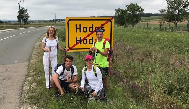 Pot so pričeli v Hodošu, foto: FB Borut Pahor Pot so pričeli v Hodošu, foto: FB Borut Pahor