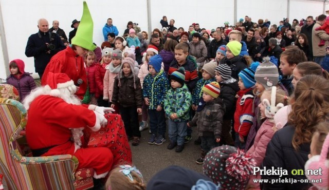 Obisk Božička v Banovcih Obisk Božička v Banovcih