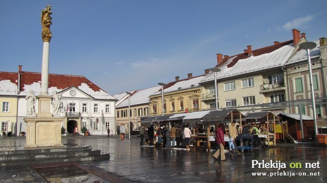 Božični bazar Božični bazar