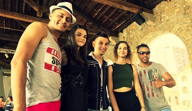 Predstavitev skladbice »Čakam te na plaži« v Kopru Predstavitev skladbice »Čakam te na plaži« v Kopru
