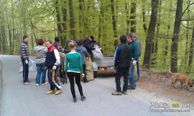 Čistilna akcija v Gresovščaku Čistilna akcija v Gresovščaku