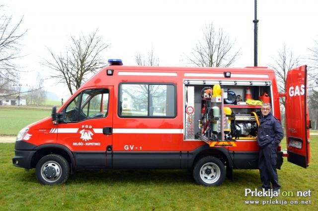 Širši javnosti so ponosno predstavili eno najpomembnejših pridobitev - novo gasilsko vozilo GV - 1 Širši javnosti so ponosno predstavili eno najpomembnejših pridobitev - novo gasilsko vozilo GV - 1