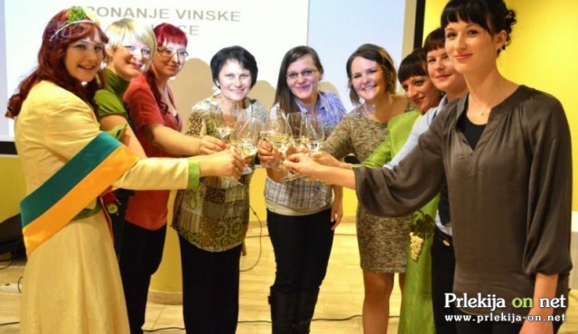Klub vinskih kraljic Martina Klub vinskih kraljic Martina